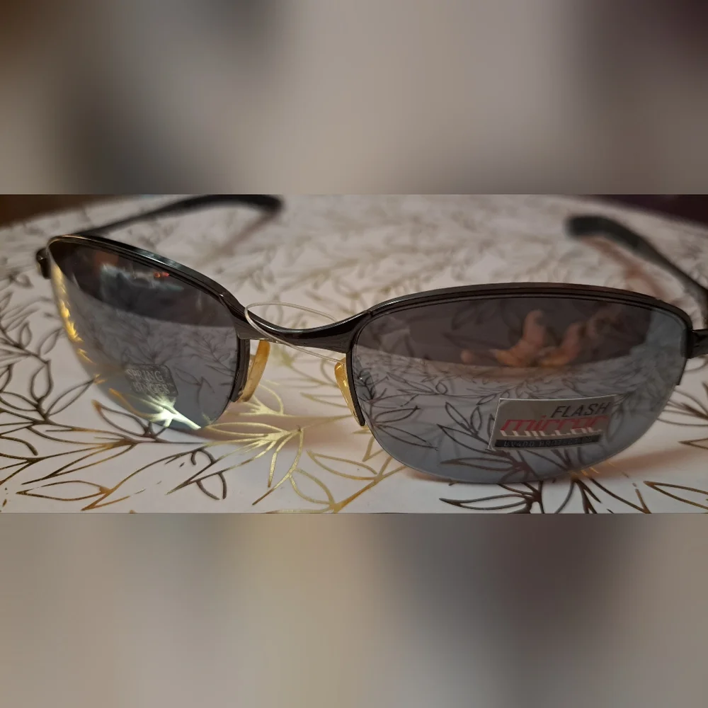 Solaray Mens Stylish Black Metal Mirror Sunglasses.